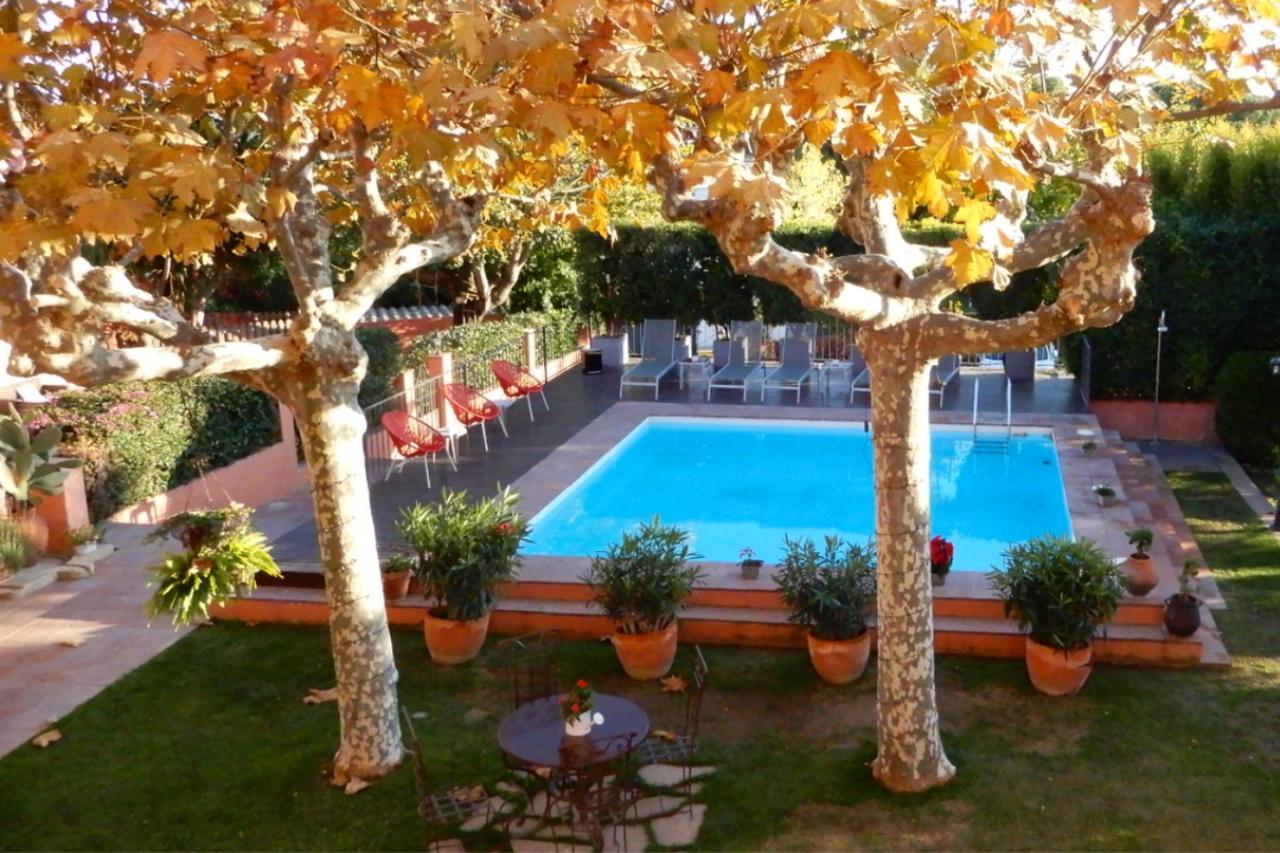 Hotel Mas De Baix Cabrils Exterior foto